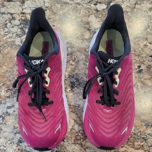 EUC Women's Hoka Arahi 6 Size 11 wide (D)